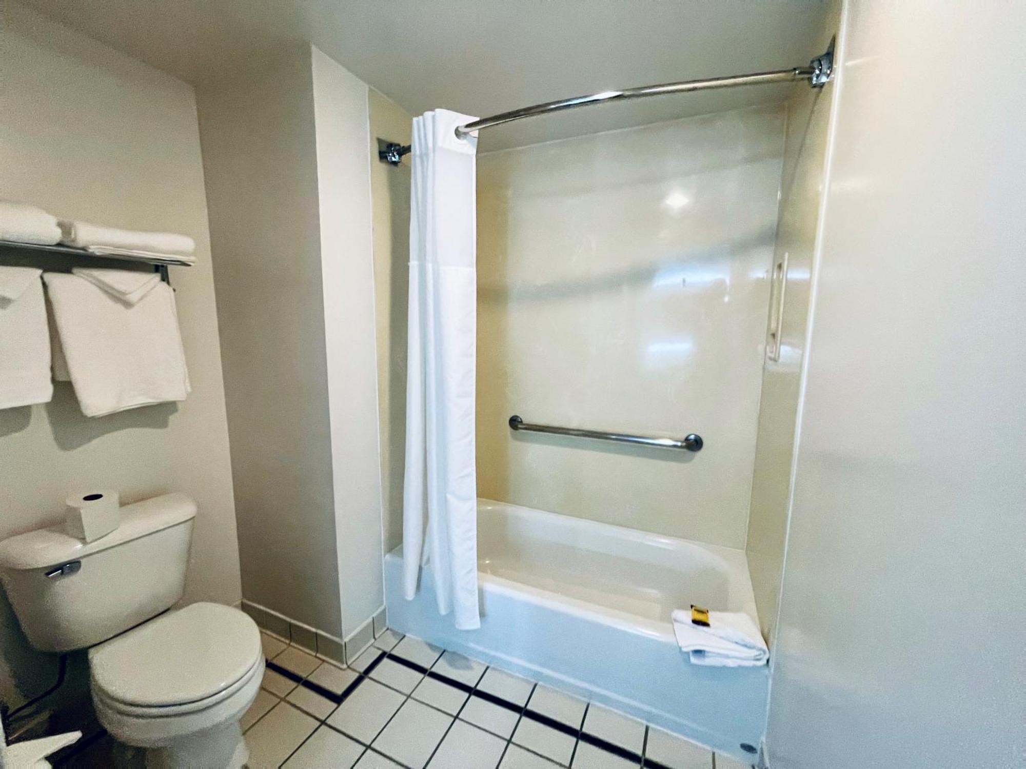 University Park Inn & Suites Davis Eksteriør billede