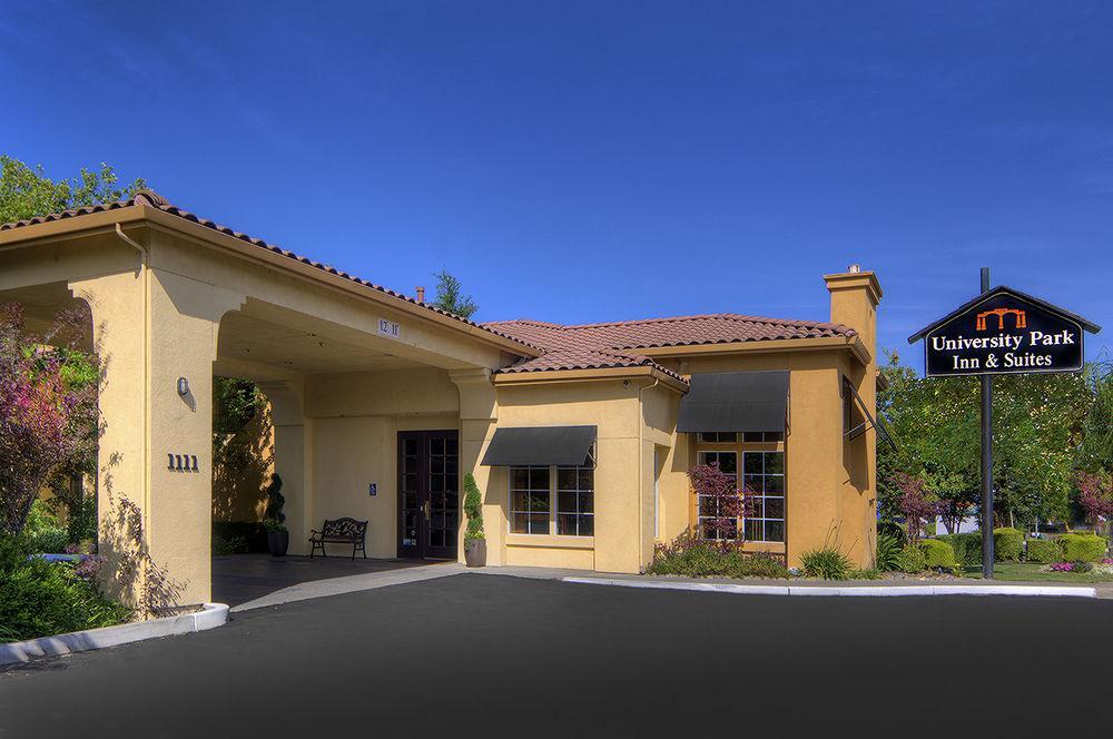 University Park Inn & Suites Davis Eksteriør billede
