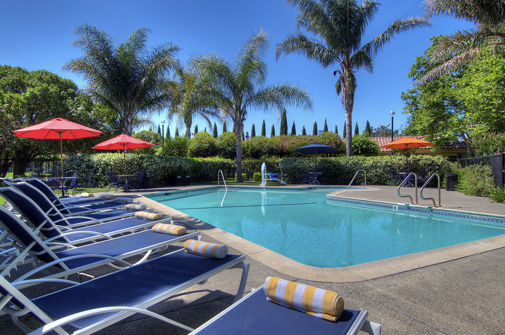 University Park Inn & Suites Davis Eksteriør billede